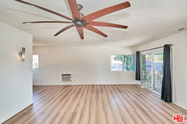 12129 Beverly Boulevard, Whittier CA: https://media.crmls.org/mediaz/c09b1e65-797f-47e1-94e1-b997fe29c9d2.jpg