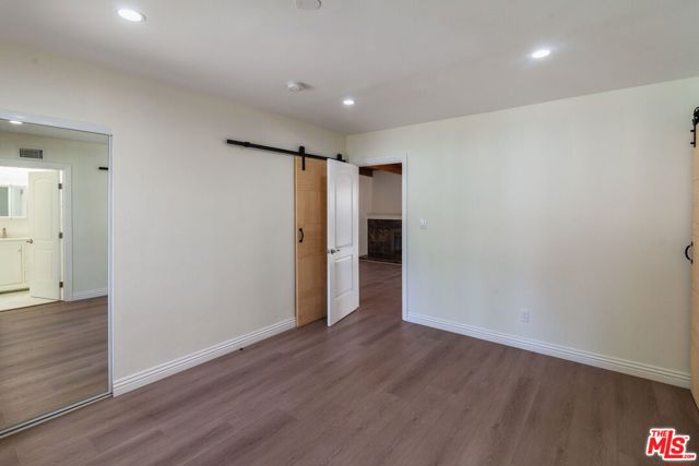 8646 Corbin Avenue, Northridge CA: https://media.crmls.org/mediaz/c09b2b7c-b5c1-4770-a410-634098d1aabe.jpg