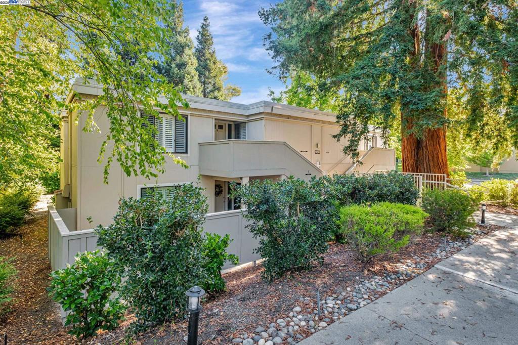 1400 Golden Rain Rd #3