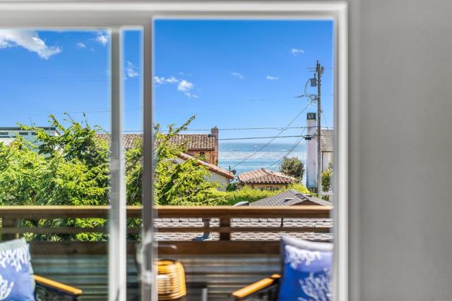 22956 E Cliff Drive, Santa Cruz CA: https://media.crmls.org/mediaz/c09b5cb5-76ef-4578-bb92-d9b3c3762397.jpg