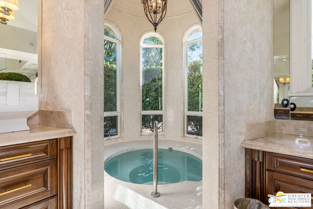 1 Saint Petersburg Court, Rancho Mirage CA: https://media.crmls.org/mediaz/c09b9f0a-f58b-4014-a0f2-ceec9880696a.jpg