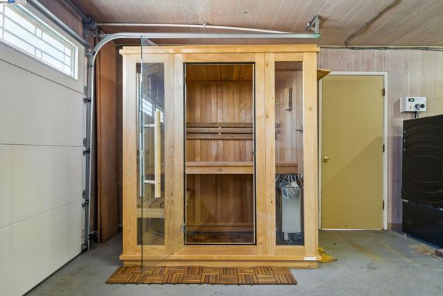 420 Camden Rd, Alameda CA: https://media.crmls.org/mediaz/c09cb383-ec91-40a0-924e-4a797ca9118c.jpg