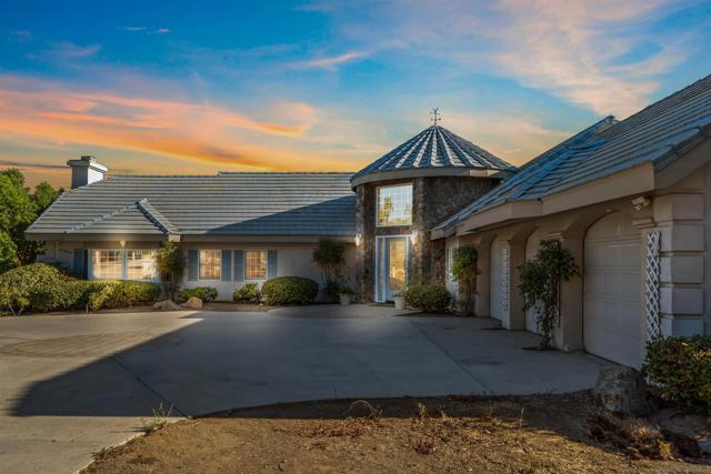 11429 Sir Francis Drake, La Mesa CA: https://media.crmls.org/mediaz/c09ce947-0e0b-48ca-afc5-0c3bf452b096.jpg