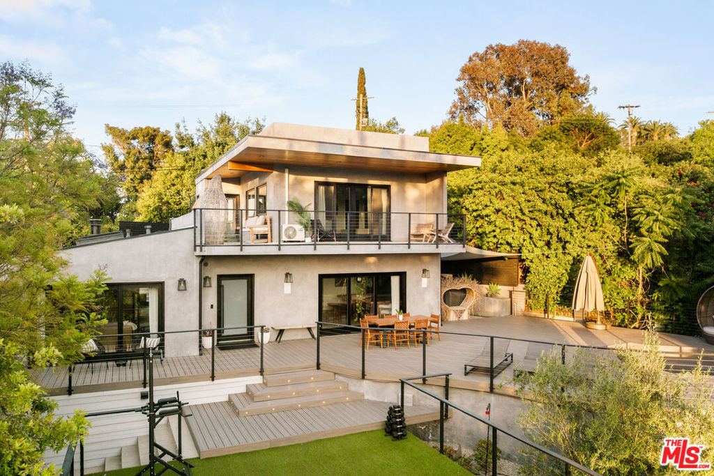 3936 Farley CourtStudio City img 3