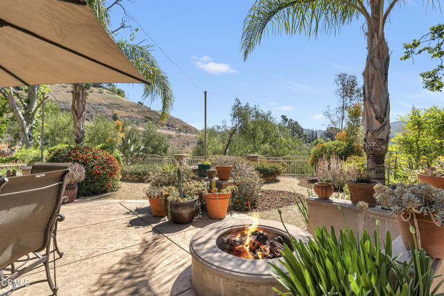 9999 Wornom Avenue, Sunland CA: https://media.crmls.org/mediaz/c09e90d7-815a-4ddd-9422-3a59a7cfea7a.jpg