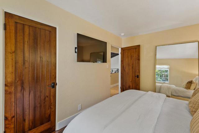 547 Monterey, Aptos CA: https://media.crmls.org/mediaz/c09efb5d-ae99-4854-a416-f82850a8869f.jpg