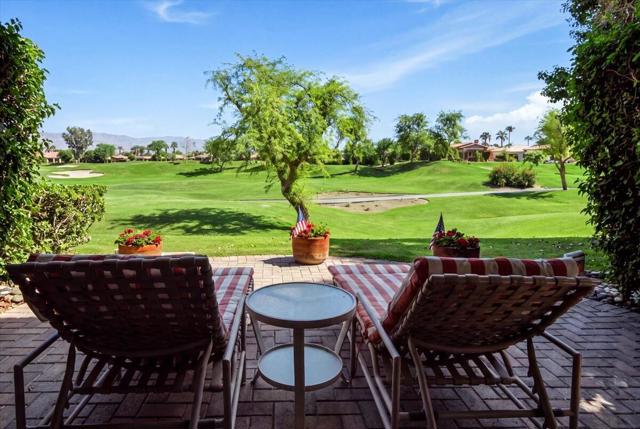384 Tomahawk Drive, Palm Desert, CA 92211