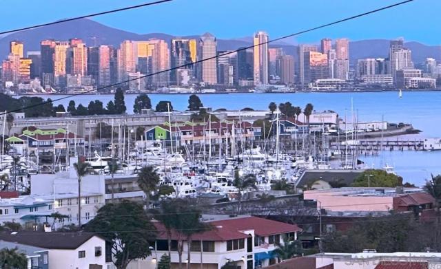 1250 Willow St, San Diego CA: https://media.crmls.org/mediaz/c09f38e9-9dac-4afc-95b3-3b734a06f42d.jpg