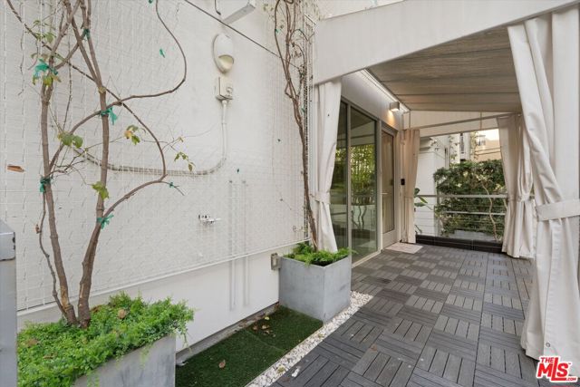 1345 Havenhurst Drive, West Hollywood CA: https://media.crmls.org/mediaz/c09f3e0e-ddbb-488c-bcb4-be66a07be4c4.jpg