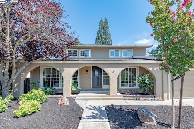 954 Crellin Rd, Pleasanton CA: https://media.crmls.org/mediaz/c09f6fc4-5996-4c9b-8c96-6317f8bc305d.jpg