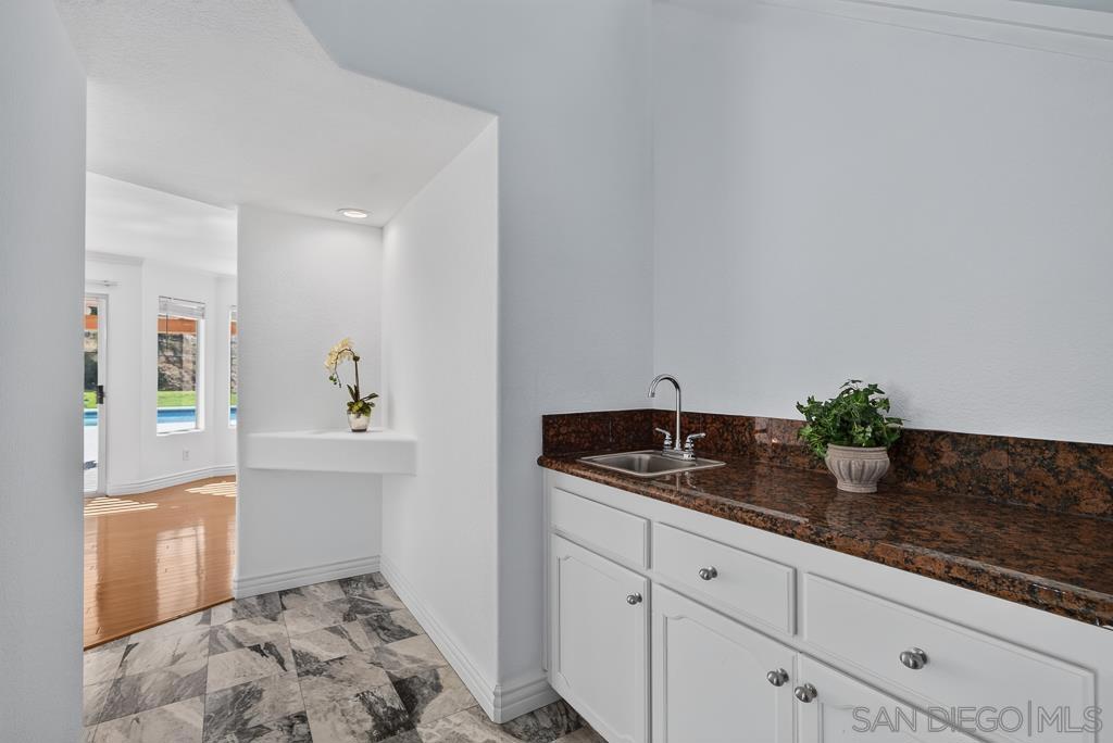 13887 Carriage Rd - photo 12