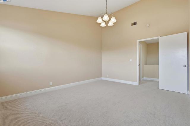 2907 Wilson Cmn, Fremont CA: https://media.crmls.org/mediaz/c09fcf17-315c-420a-8c86-2a640e659a3e.jpg