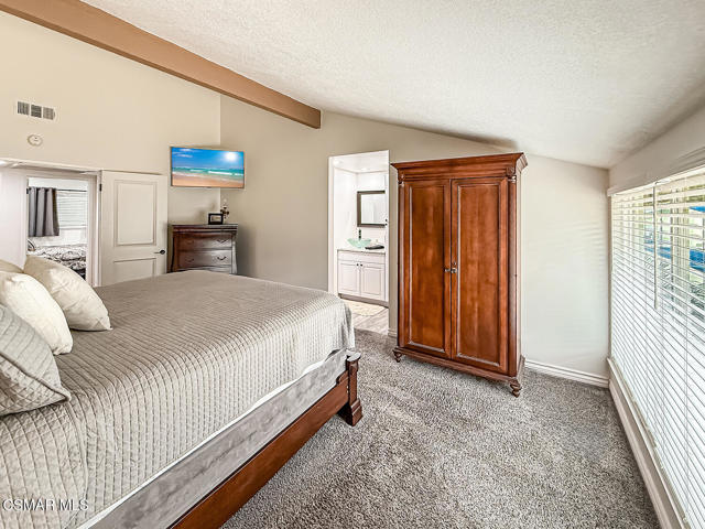 2439 N Lita Place, Simi Valley CA: https://media.crmls.org/mediaz/c0a01caf-57e2-4298-8ec5-1216c1319d57.jpg