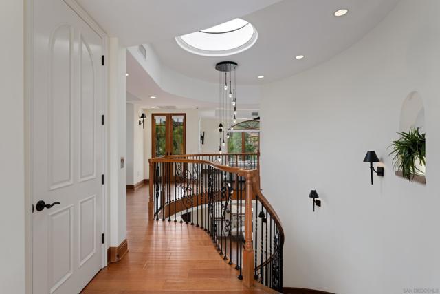 1045 Van Nuys St., San Diego CA: https://media.crmls.org/mediaz/c0a08c5f-163d-4703-9f37-51e000cb4efa.jpg