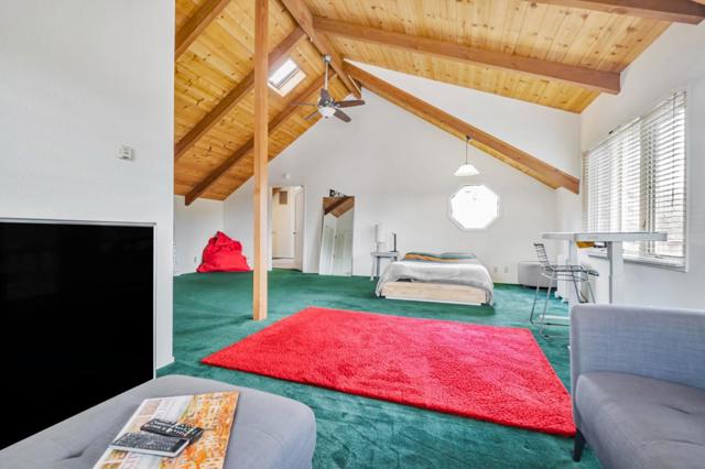 135 Seabreeze Place, Aptos CA: https://media.crmls.org/mediaz/c0a14ea1-e5af-459a-90ab-658e53d20da2.jpg