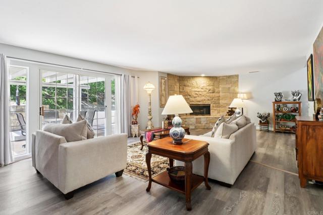 9704 Indian Creek Way, Escondido CA: https://media.crmls.org/mediaz/c0a1aecb-31a5-4726-91d4-7ffcfe6fb7f5.jpg