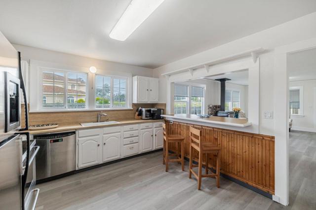 1490 Cabrillo Highway, Half Moon Bay CA: https://media.crmls.org/mediaz/c0a2579d-239f-43ee-8de8-5fe74535cbd7.jpg