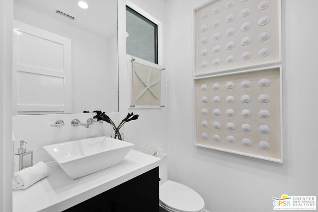 141 Blue Moon Drive, Palm Springs, CA 92262