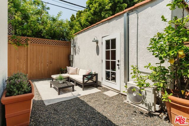 5966 Airdrome Street, Los Angeles CA: https://media.crmls.org/mediaz/c0a33490-87c8-4d86-a99e-46e3d3e900ba.jpg