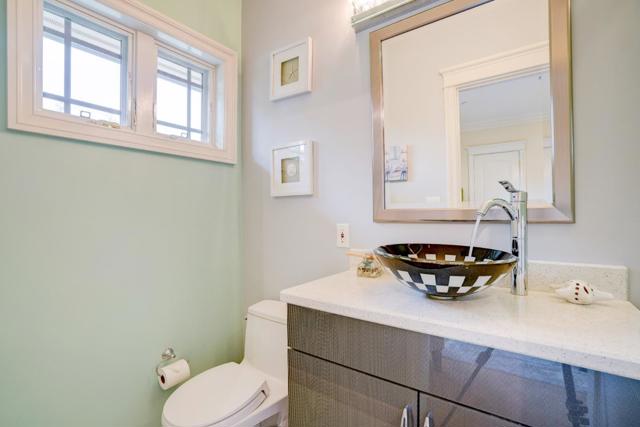 780 S El Monte Avenue, Los Altos CA: https://media.crmls.org/mediaz/c0a3ca3f-7f9a-418e-b186-d4ae453047b2.jpg