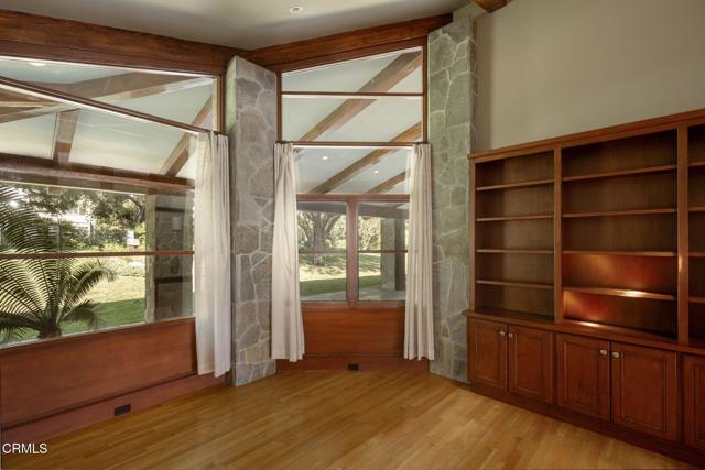 921 Chapea Road, Pasadena CA: https://media.crmls.org/mediaz/c0a3d140-0248-4542-8aa0-fd63bf951173.jpg