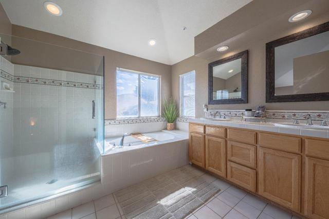 27320 Bavella Way, Salinas CA: https://media.crmls.org/mediaz/c0a45b0f-a494-4724-873c-7972209db0af.jpg
