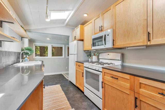 160 Woodland Drive, Ben Lomond CA: https://media.crmls.org/mediaz/c0a4b9f7-0a4f-44b9-bae0-cfec325d513b.jpg