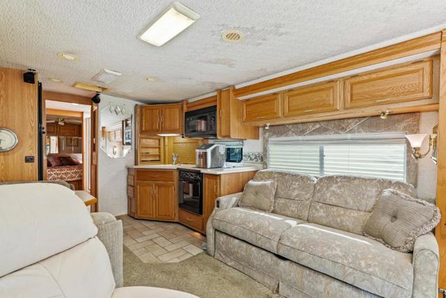 15995 Big Basin Way, Boulder Creek CA: https://media.crmls.org/mediaz/c0a574f3-a8d3-4237-b11d-e5ee49218f21.jpg