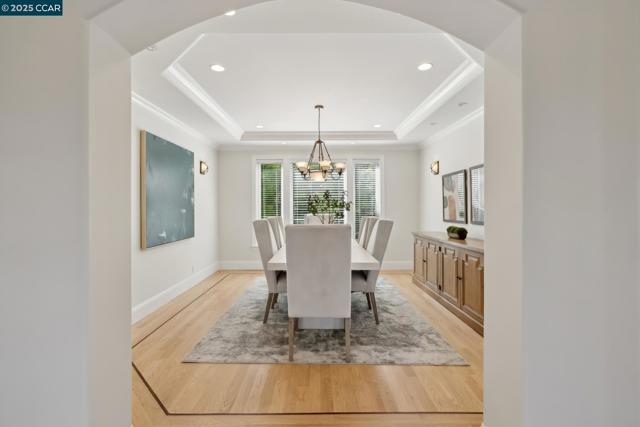 135 Dean Rd, Alamo CA: https://media.crmls.org/mediaz/c0a578c4-70c2-48c0-958a-6e29d4d15a11.jpg