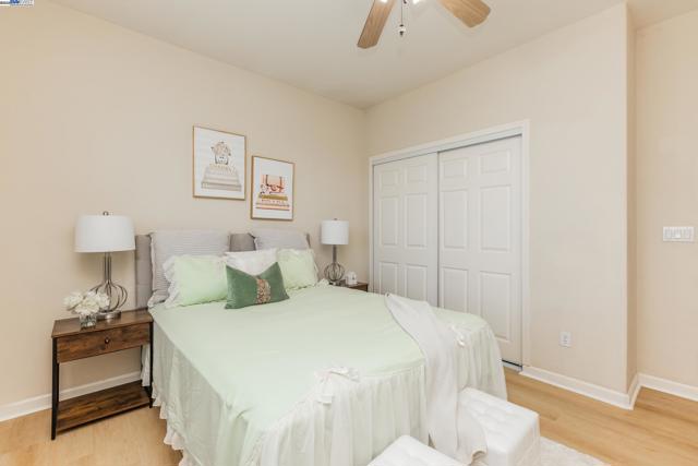 261 Kelley Mist Ct, Tracy CA: https://media.crmls.org/mediaz/c0a58b16-6cb8-46a4-ae88-6a87172a885a.jpg