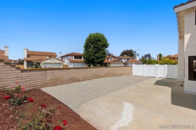 10785 Chinon Circle, San Diego CA: https://media.crmls.org/mediaz/c0a59a8a-701a-4113-bfe0-36431cf0830c.jpg