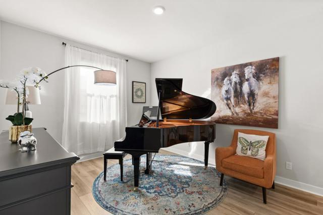202 Keeper, Irvine CA: https://media.crmls.org/mediaz/c0a5bfa0-3543-4ccf-8c59-2e5e340cfae4.jpg