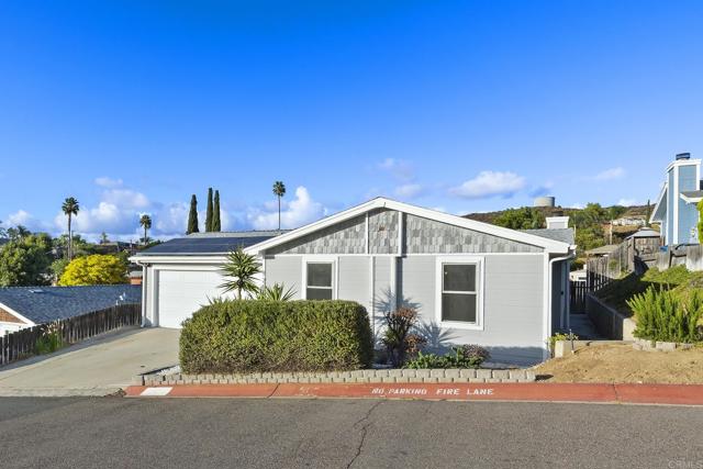 12694 Jackson Heights Drive, El Cajon CA: https://media.crmls.org/mediaz/c0a5eb46-cb44-48fb-8aaa-9c2d4f4b00db.jpg