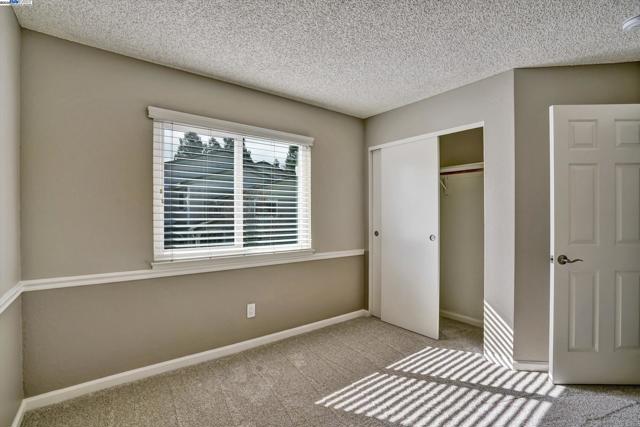 30 San Vicente Ct, Danville CA: https://media.crmls.org/mediaz/c0a672a7-f255-420a-a1a1-13c4359d34ca.jpg