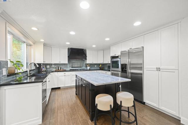 105 Creighton Way, Danville CA: https://media.crmls.org/mediaz/c0a70e5a-fe61-442b-bbe0-c33278c6a548.jpg
