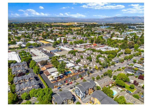 748 Cottage Court, Mountain View CA: https://media.crmls.org/mediaz/c0a7822d-2567-47c5-98b2-f6d0750231e8.jpg