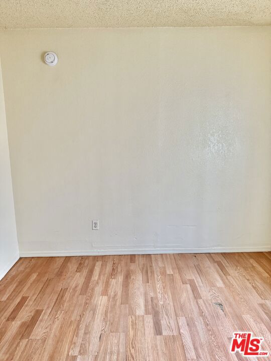 1109 Exposition Boulevard, Los Angeles CA: https://media.crmls.org/mediaz/c0a789ff-6a2a-4f36-93d3-f999797e6097.jpg