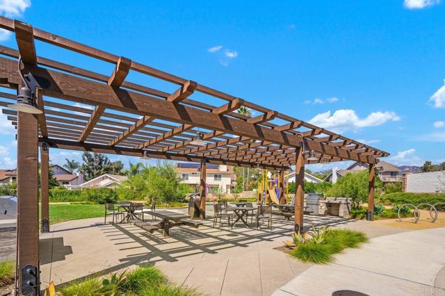 2051 Julie Dawn Place, Escondido CA: https://media.crmls.org/mediaz/c0a80200-d441-4e4a-8985-9c3352d9bc7b.jpg