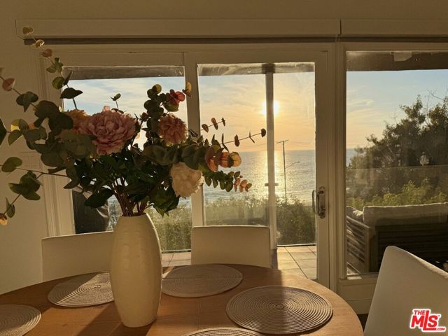 17728 Porto Marina Way, Pacific Palisades CA: https://media.crmls.org/mediaz/c0a80536-f456-4704-acec-5db00dbd9074.jpg