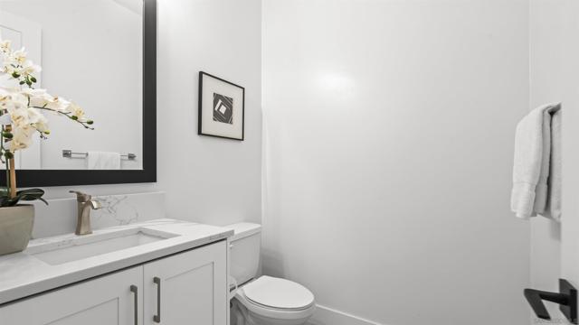 16925 Old Coach Rd, Poway CA: https://media.crmls.org/mediaz/c0a8c489-6350-4b08-8810-e135e2d82757.jpg