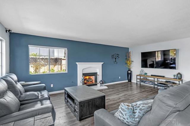 4252 Alta Vista Court, Oceanside CA: https://media.crmls.org/mediaz/c0a954db-d78e-4dca-bc3e-47b96f2e6b57.jpg