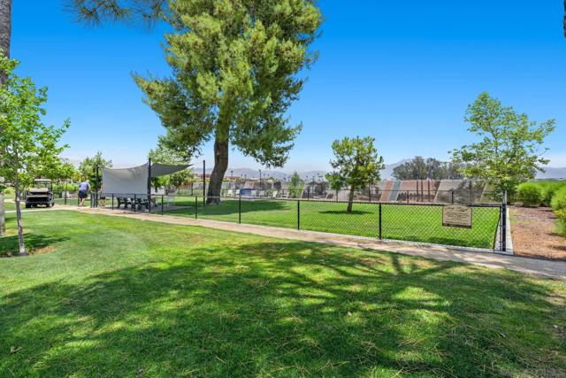 5001 W Florida Avenue, Hemet CA: https://media.crmls.org/mediaz/c0aa3a7c-6915-4126-b3ac-f34c4b751354.jpg
