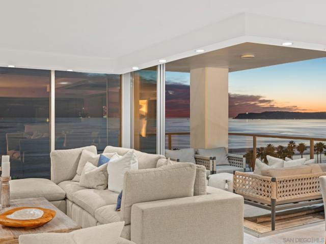 1810 Avenida Del Mundo, Coronado CA: https://media.crmls.org/mediaz/c0ab4983-6e08-494c-b4a7-d78fb8cc93da.jpg