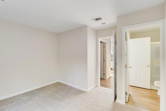 592 Ross Cir, Martinez CA: https://media.crmls.org/mediaz/c0ab5553-905f-4229-a1c5-ad7414803e3f.jpg