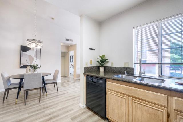 Detail Gallery Image 12 of 34 For 18674 Caminito Cantilena #242,  San Diego,  CA 92128 - 1 Beds | 1 Baths