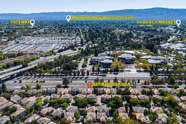 427 Nicholas Drive, Mountain View CA: https://media.crmls.org/mediaz/c0ad8eb4-35a6-4e3a-b6e2-2012ecf70c3b.jpg