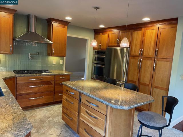1020 Canyon Hills Road, San Ramon CA: https://media.crmls.org/mediaz/c0ad9ee1-0cc2-4b6c-9dde-670efa916954.jpg