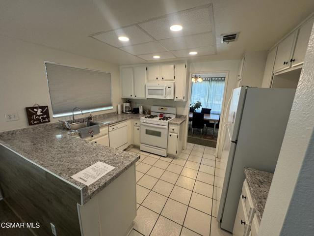 4593 Lubbock Drive, Simi Valley CA: https://media.crmls.org/mediaz/c0ada93f-bb93-4e6b-bacc-c3a26c81d8ed.jpg