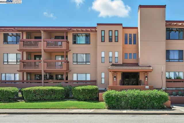 456 Mariners Island Blvd, San Mateo CA: https://media.crmls.org/mediaz/c0aea1d1-f88d-4a5e-9c7b-3dec240a9c7c.jpg