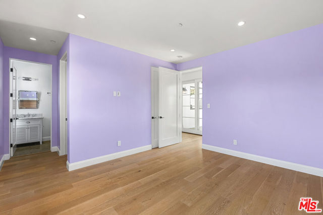 530 N Alta Vista Boulevard, Los Angeles CA: https://media.crmls.org/mediaz/c0af4205-1cde-4eeb-b529-3a5d2d16aec9.jpg